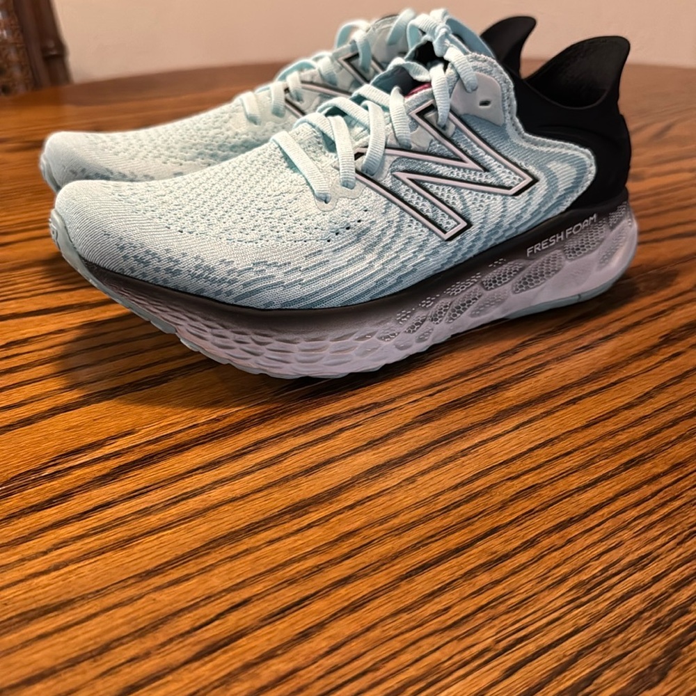 Women’s 7.5 New Balance running